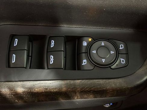Used 2023 GMC Acadia Denali w/ Denali Technology Package AWD/4WD image 23