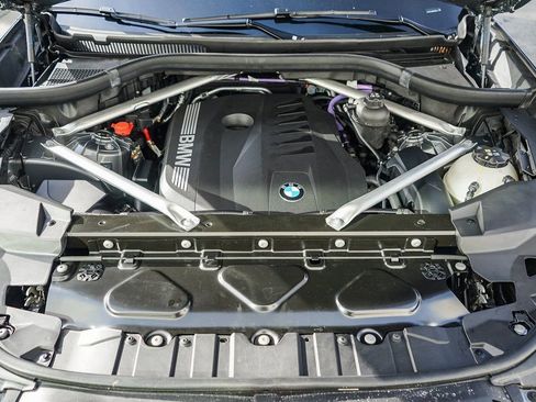 Used 2024 BMW X5 sDrive40i w/ Premium Package image 15