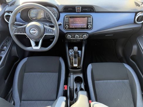 Used 2025 Nissan Versa SV image 12