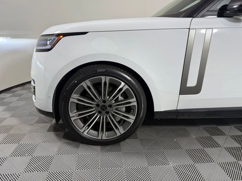 New 2026 Land Rover Range Rover Long Wheelbase SE AWD/4WD image 13