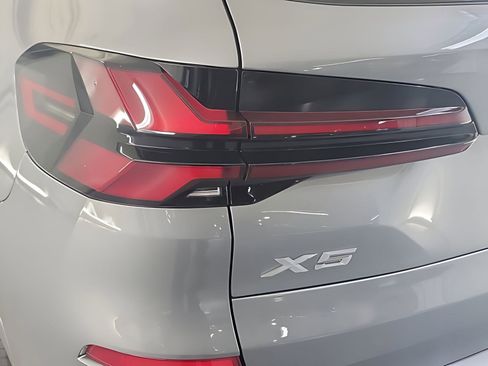 Used 2026 BMW X5 sDrive40i w/ M Sport Package image 23