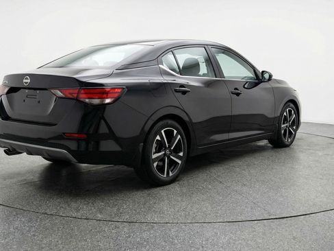 Used 2025 Nissan Sentra SV image 7