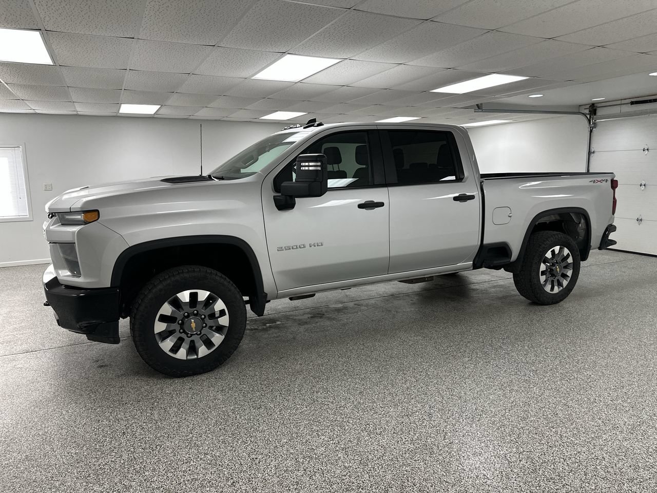 Used 2023 Chevrolet Silverado 2500 Custom w/ Custom Value Package AWD/4WD image 4