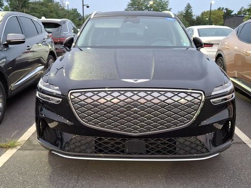 Certified 2023 Genesis Electrified GV70 AWD/4WD image 3