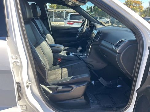 Certified 2021 Jeep Grand Cherokee Laredo X image 22