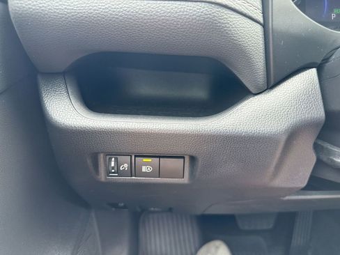 Used 2024 Toyota RAV4 LE AWD/4WD image 18