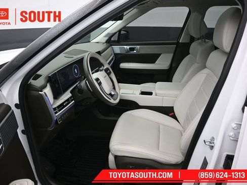 Used 2025 Hyundai Santa Fe Calligraphy AWD/4WD image 9