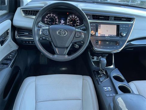 Used 2014 Toyota Avalon Limited image 10