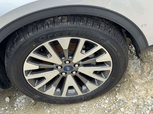 Used 2020 Ford Escape Titanium AWD/4WD image 5