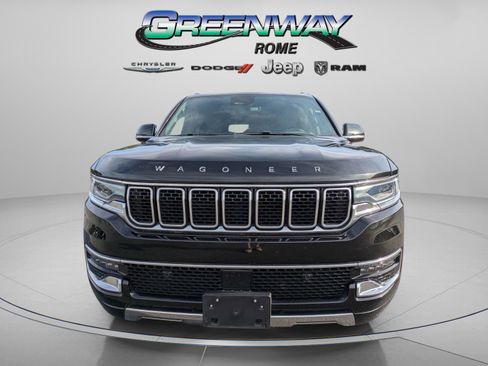 Used 2024 Jeep Wagoneer L Series III w/ Flexible Seating Group AWD/4WD image 3