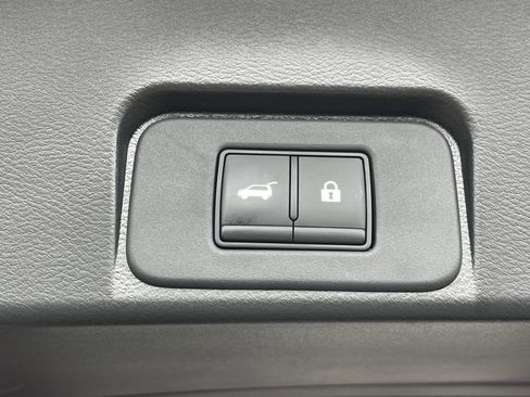 Used 2023 Nissan Rogue SL w/ SL Premium Package image 7