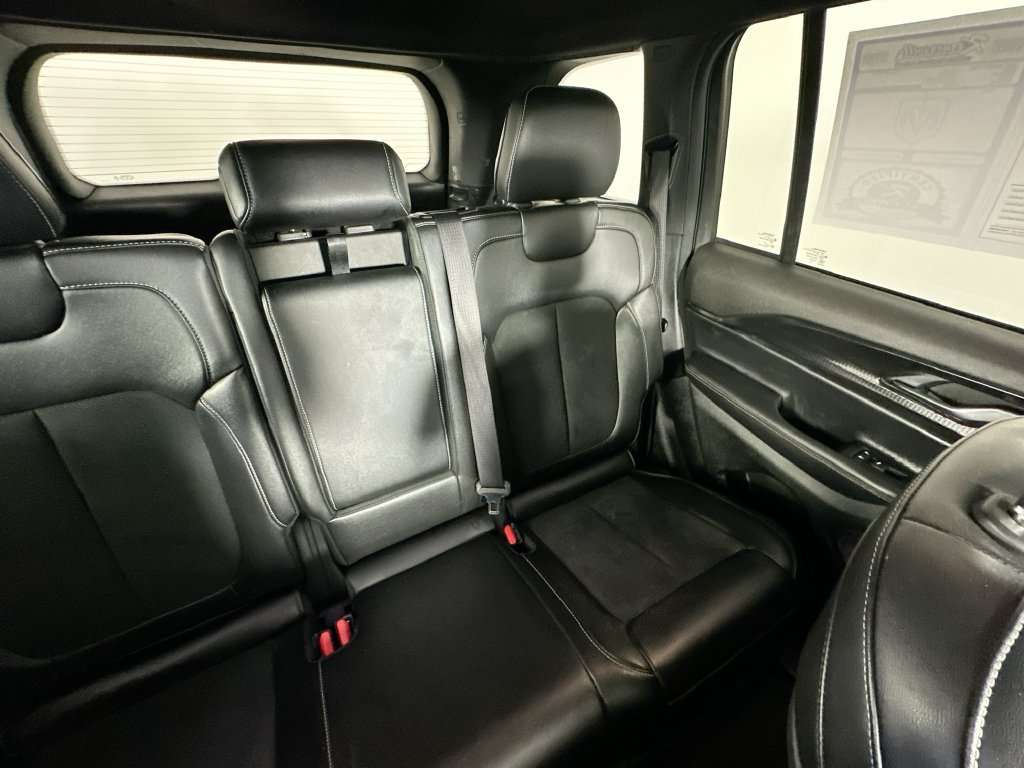 Used 2025 Jeep Grand Cherokee Altitude AWD/4WD image 14