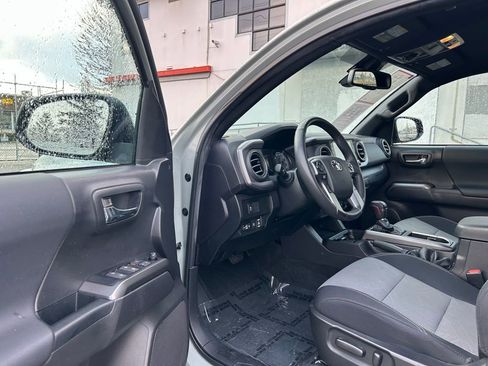 Certified 2023 Toyota Tacoma TRD Off-Road image 9