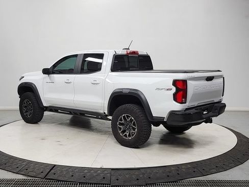 Used 2025 Chevrolet Colorado ZR2 w/ Technology Package AWD/4WD image 5