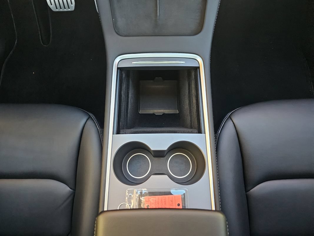 Used 2022 Tesla Model Y Performance AWD/4WD image 23