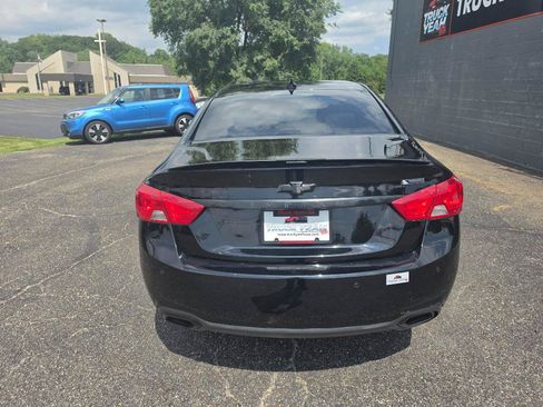 Used 2018 Chevrolet Impala Premier w/ Premier Convenience Package FWD image 4
