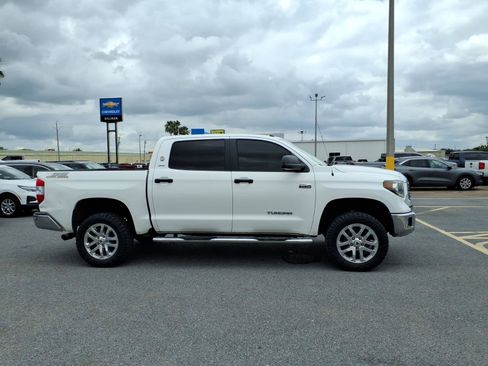 Used 2018 Toyota Tundra SR5 w/ SR5 Upgrade Package AWD/4WD image 9
