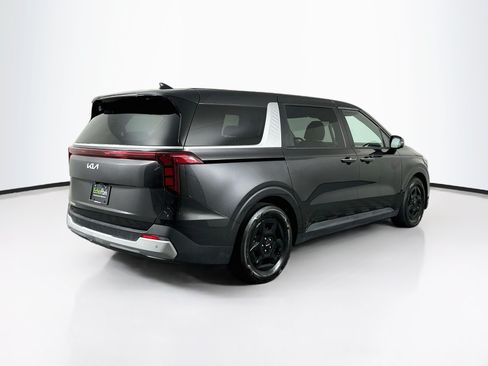 Used 2025 Kia Carnival FWD image 9