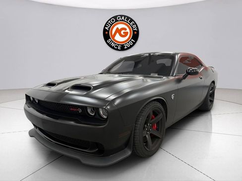 Used 2019 Dodge Challenger SRT Hellcat image 3