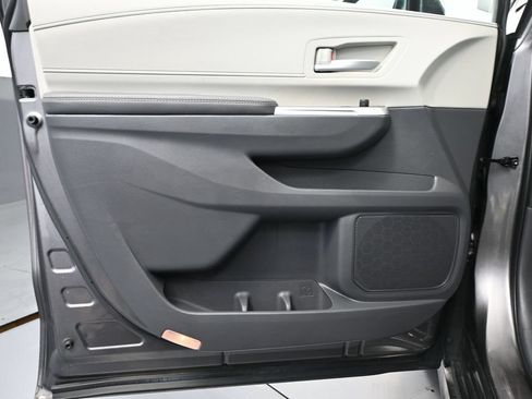 Used 2022 Toyota Sienna XLE AWD/4WD image 18