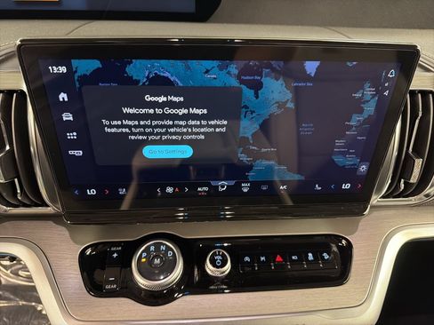 New 2026 Ford Expedition Platinum w/ Driver's Package AWD/4WD image 10