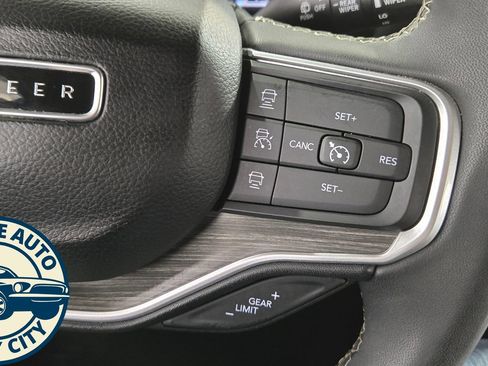 Used 2024 Jeep Wagoneer L Series II w/ Flexible Seating Group AWD/4WD image 14