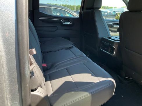Used 2023 GMC Sierra 1500 SLT w/ SLT Premium Package AWD/4WD image 11
