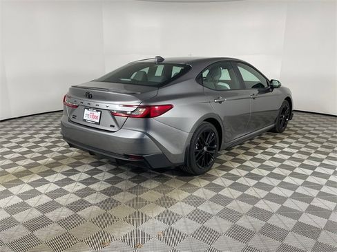Used 2025 Toyota Camry SE image 24