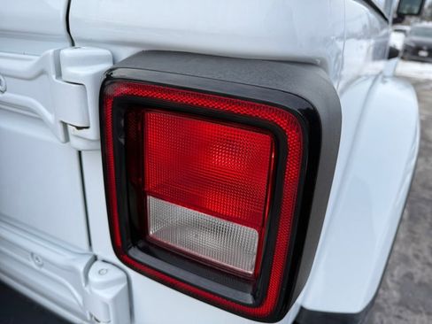 Used 2021 Jeep Wrangler Unlimited Sahara image 30