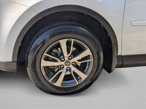 Used 2018 Toyota RAV4 XLE image 23