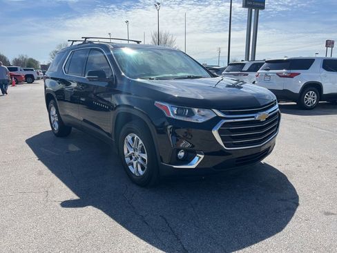 Used 2018 Chevrolet Traverse LT FWD image 2