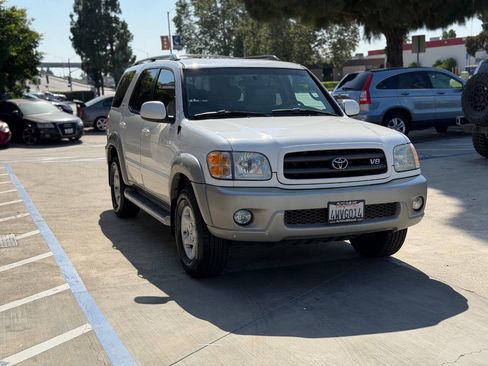 Used 2002 Toyota Sequoia SR5 RWD image 4