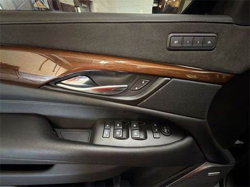 Certified 2020 Cadillac Escalade Luxury w/ Escalade Sport Edition image 13