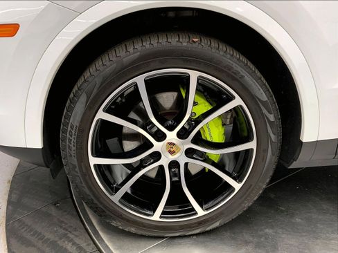 Used 2022 Porsche Cayenne E-Hybrid image 11