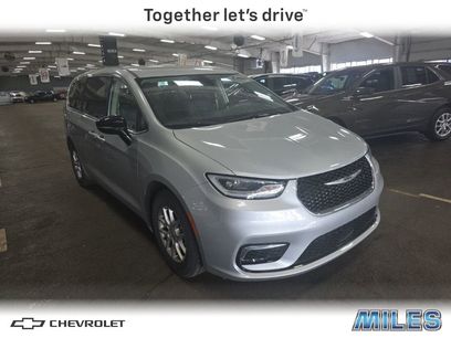 Used 2024 Chrysler Pacifica Touring-L