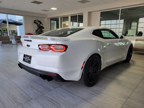Used 2019 Chevrolet Camaro SS RWD image 5