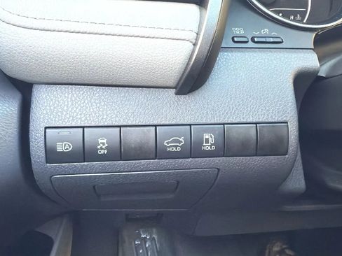 Used 2020 Toyota Camry LE image 15