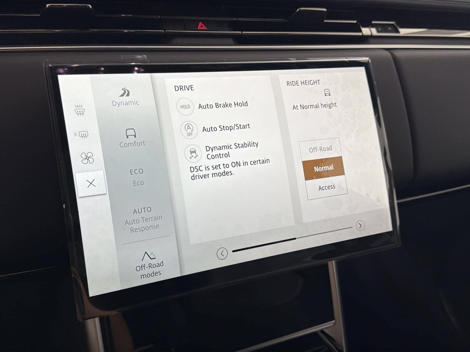 New 2026 Land Rover Range Rover Long Wheelbase SE AWD/4WD image 19