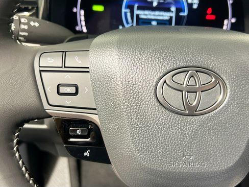 New 2026 Toyota Camry SE FWD image 18