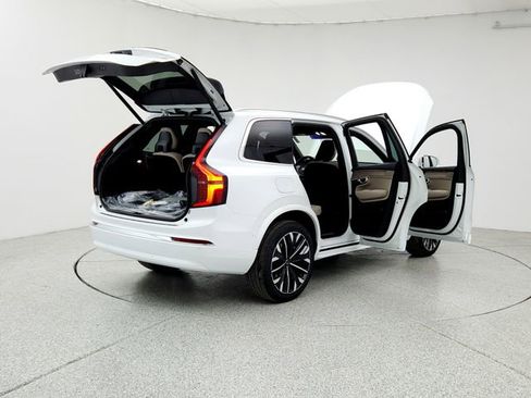 New 2026 Volvo XC90 T8 Plus image 11