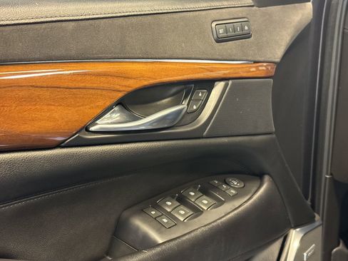 Used 2018 Cadillac Escalade Premium Luxury image 13