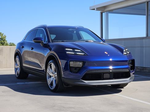 Certified 2024 Porsche Macan 4 Electric image 10