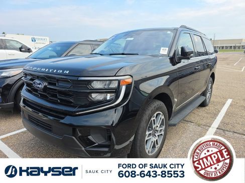 Used 2025 Ford Expedition Active AWD/4WD image 1