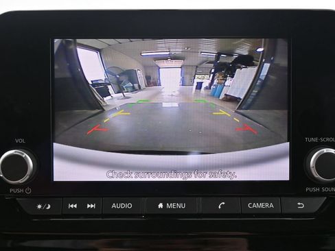 Used 2025 Nissan Pathfinder SV FWD image 11