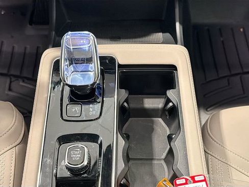 Used 2025 Volvo XC90 T8 Plus w/ Protection Package Premier image 15