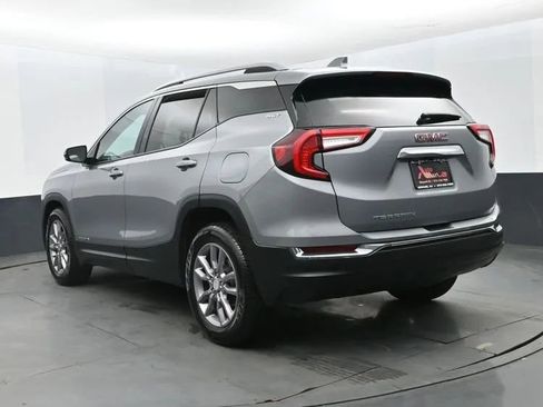Used 2024 GMC Terrain SLT image 9