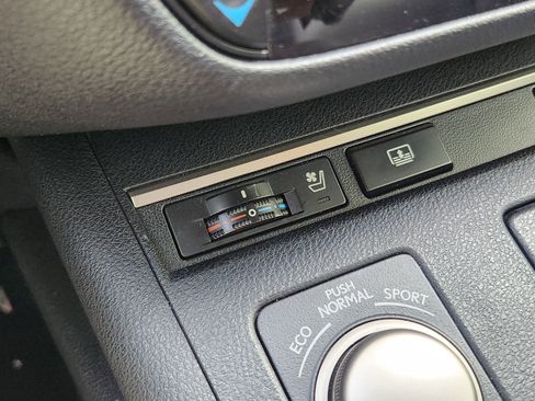 Used 2013 Lexus ES 300h image 26