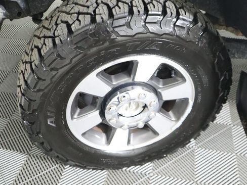 Used 2015 Ford F250 Lariat w/ Lariat Ultimate Package image 32