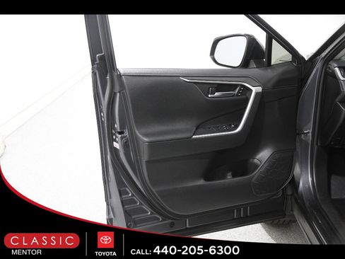 Used 2019 Toyota RAV4 Limited w/ Advanced Technology Package image 4