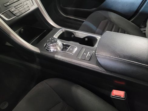 Used 2020 Ford Fusion SE FWD image 26